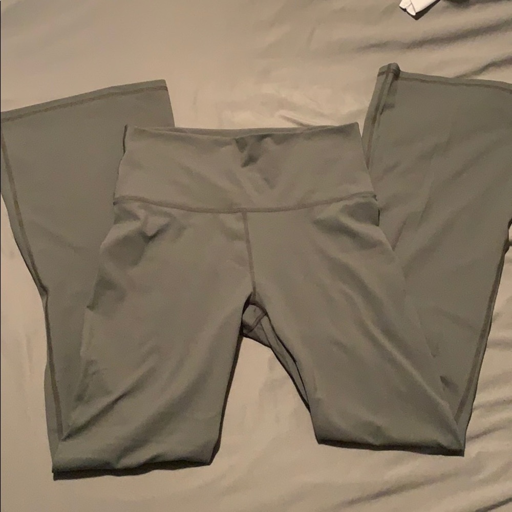 NWOT Fabletics Flare Pure Luxe leggings